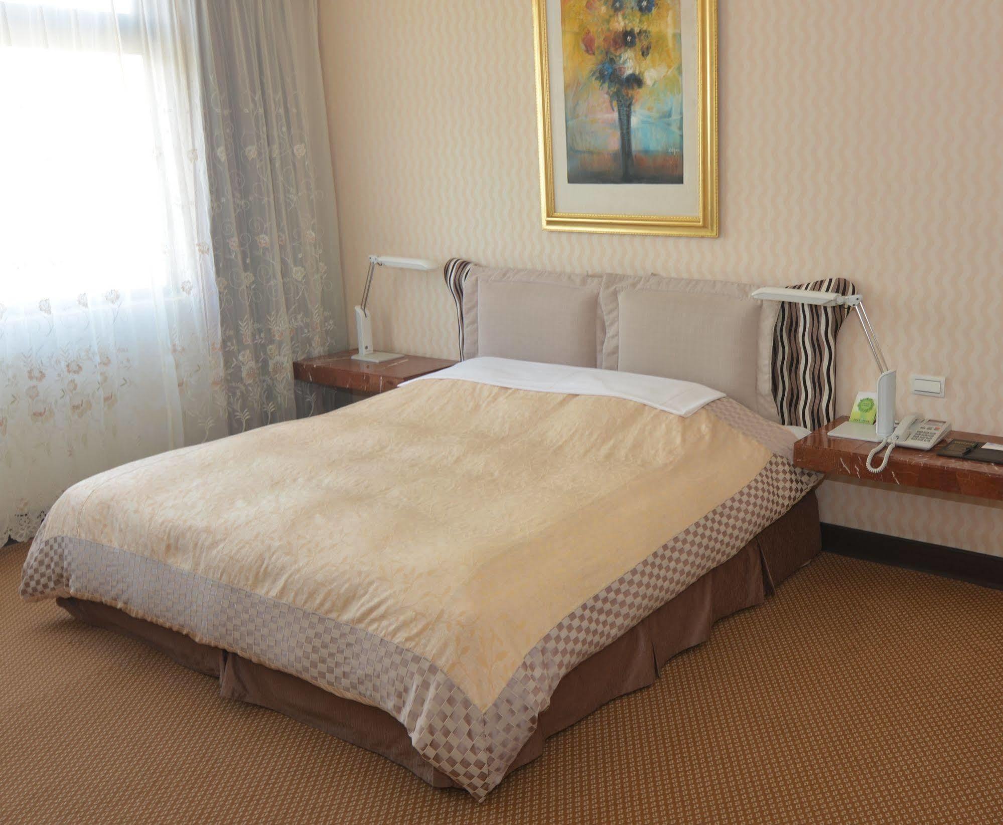 Kingship Hotel Kaohsiung Inter Continental Esterno foto